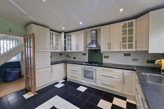 68, Farm Avenue, Wembley photo 3