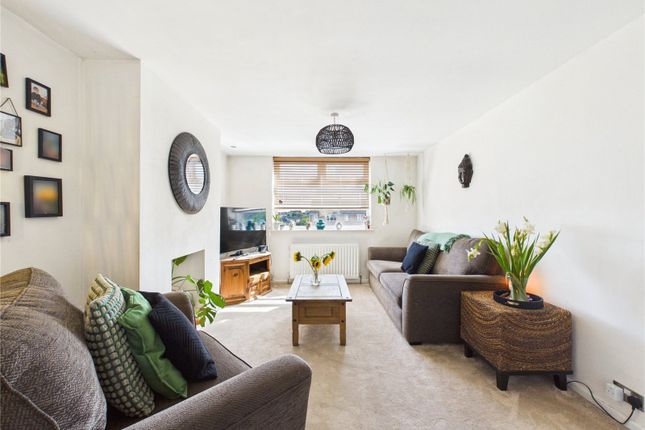 25, Cotswold View, Bristol photo 2