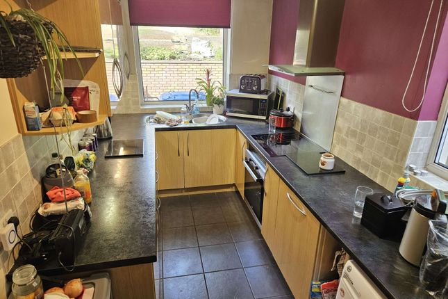 72 Seymour Road, LUTON photo 2