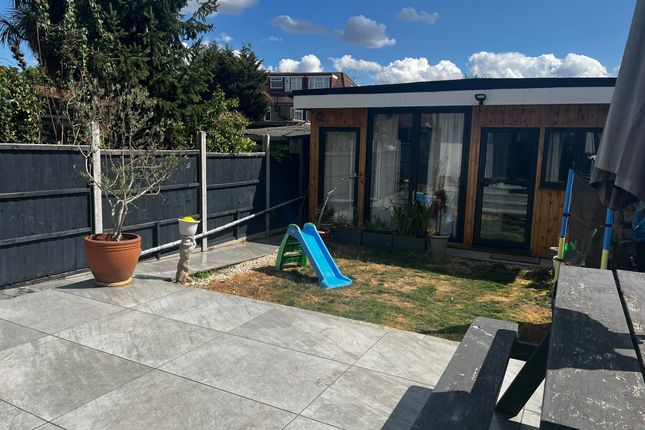 Ash Grove, Palmers Green   photo 2