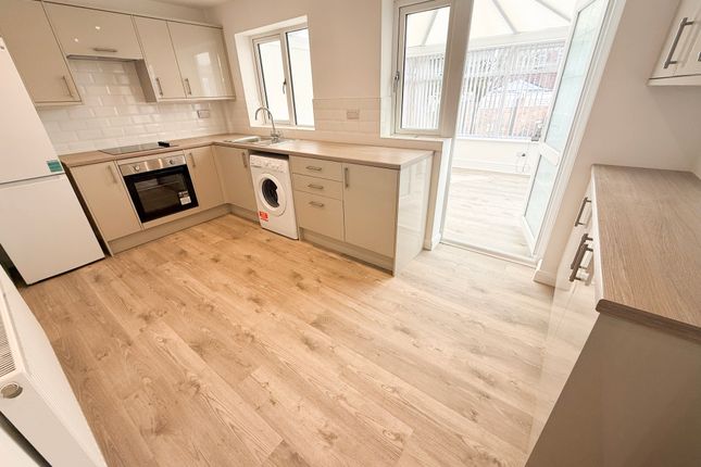 16, Padstow Way, Stoke-on-Trent photo 5