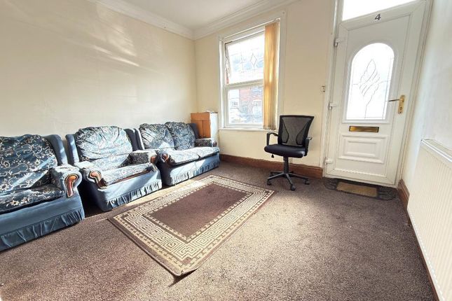 40, Oak Road, Luton photo 2