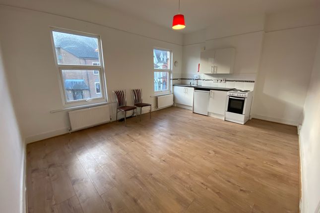 Room 4, Bedford photo 2