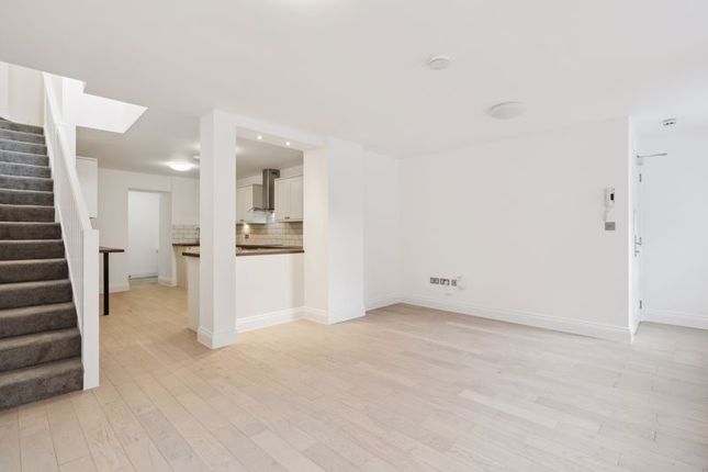 Flat 3, 15-17 West Street, Marlow photo 2