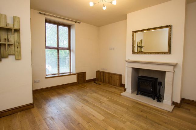 9, Graham Street, Hoddlesden photo 2