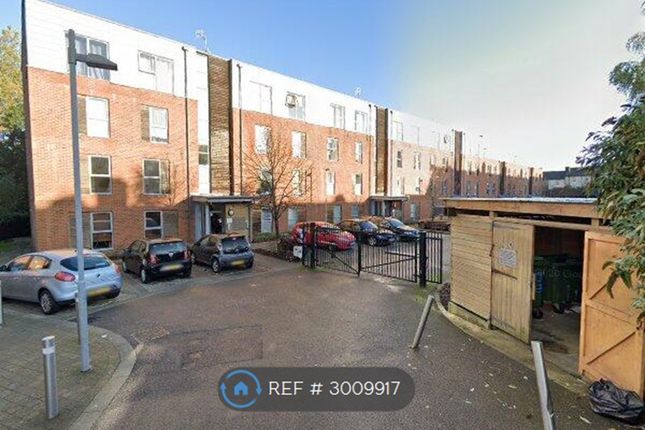 Lake Court, Medway Drive, Tunbridge Wells photo 2