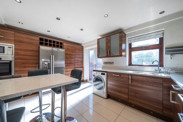 3, Surrey Water Road, London photo 4