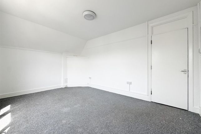 Flat 6 Eversley House, 43, Eversley Road, Bexhill-On-Sea photo 4