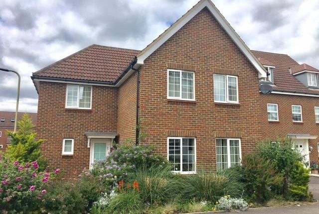 Thumbnail Detached house to rent in Chatsworth Park, Winnersh