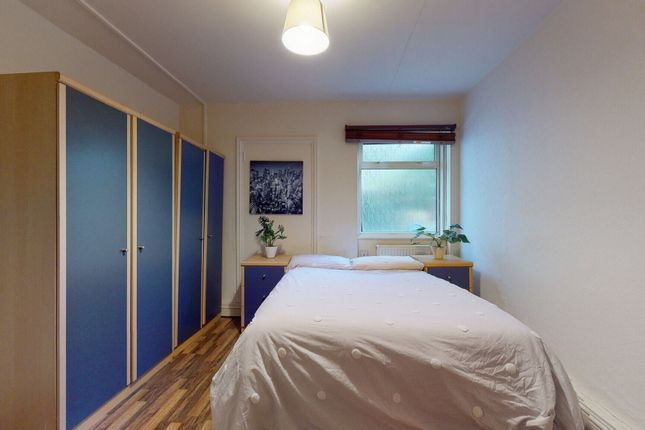 Thumbnail Room to rent in Chichele Road, London