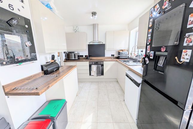 2, Glanwern Avenue, Glanwern Avenue photo 3