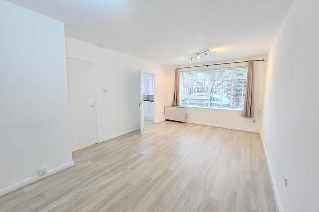 1 The Poplars, 4 Devonshire Road, Hatch End photo 3