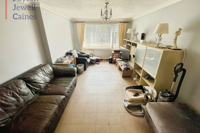 80 Maes Talcen, Bridgend photo 2