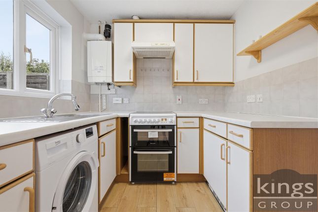 12, Mallards Rise, Harlow photo 4