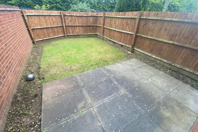 44, Primrose Way, KIDDERMINSTER photo 3