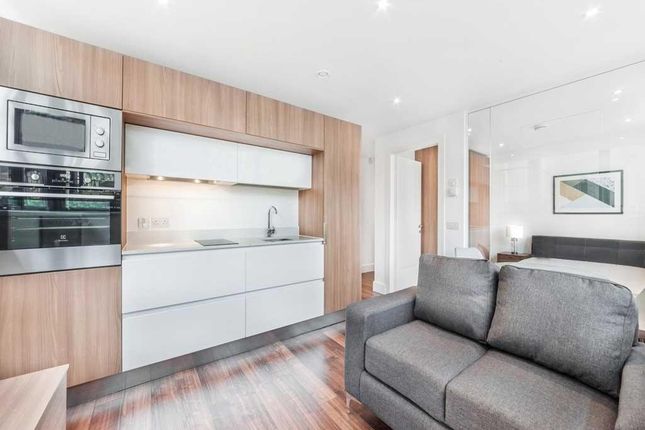 101, Centre Heights, London photo 2