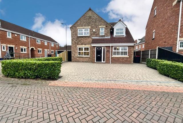 4-bed detached on 24, Roberts Grove Aston, Sheffield, £370,000