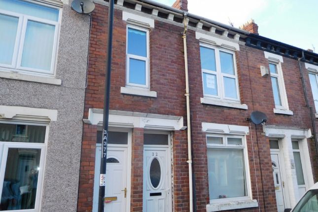 Thumbnail Flat to rent in Albert Avenue, Wallsend