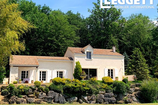 Villa for sale in Rougnac, Charente, Nouvelle-Aquitaine