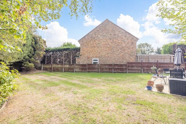 Ruxanas, Nicol Road, Chalfont St Peter photo 4