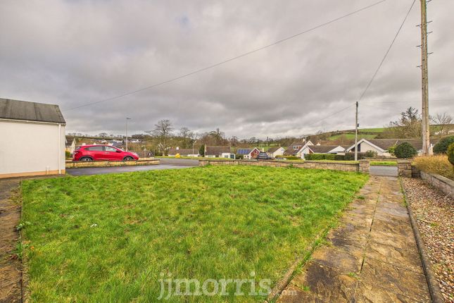 3 Maes-y-Coed, Cardigan photo 3