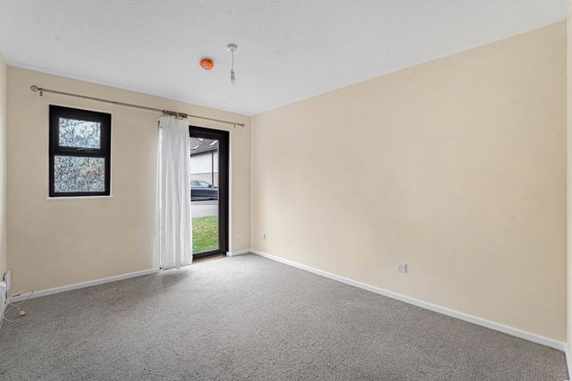 77, Kemble Drive, Gloucestershire photo 4