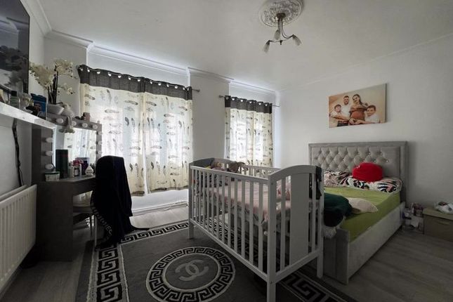 22 Ospringe Court, Alderwood Road, London photo 4