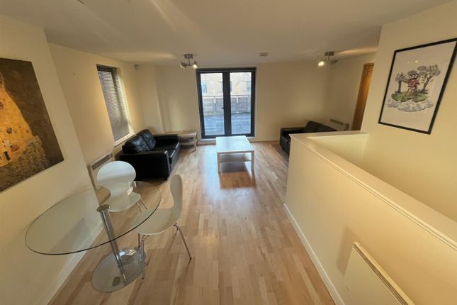 Flat for sale in Tradewind Square, Liverpool