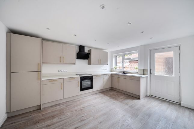 1, Shute Avenue, Swindon photo 3