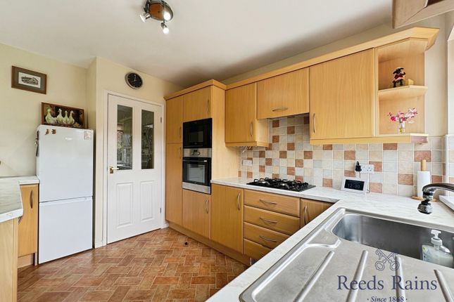 31, Bracknell Gardens, Tyne and Wear photo 3