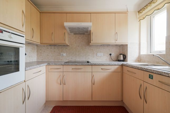 Flat 25, Calverley Court, 370-374, Kingston Road, Epsom photo 3