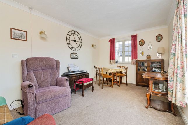 9 Stone Mill Court, Park Terrace, Minehead photo 5