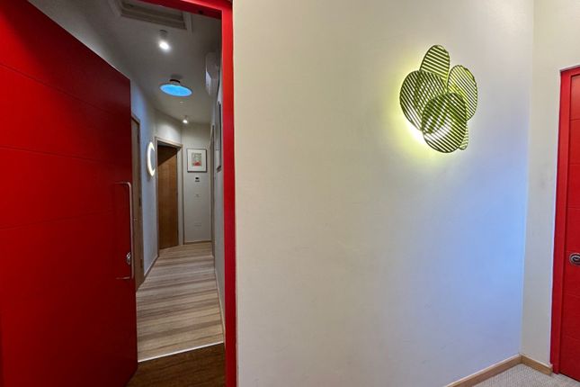 Flat 1, 8, St Georges Passage, Kent photo 4