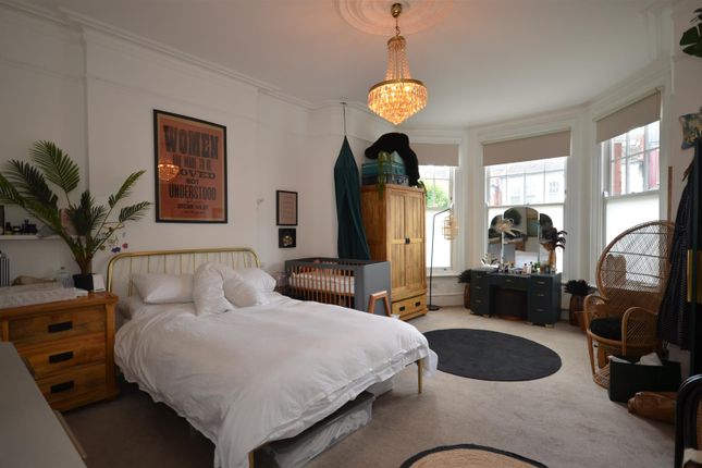 GFF, 174, Muswell Hill Road, London photo 4