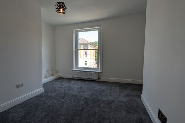 Flat 3, 11, Maison Dieu Road, Kent photo 2