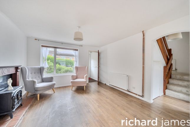 63, Knowlands, Swindon photo 4