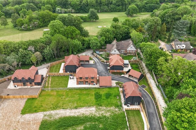 4, Huntersfield Farm, Fairlawn Road, Banstead photo 3