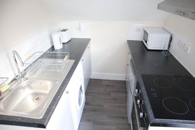 Flat to rent in Nicholson Road, Addiscombe