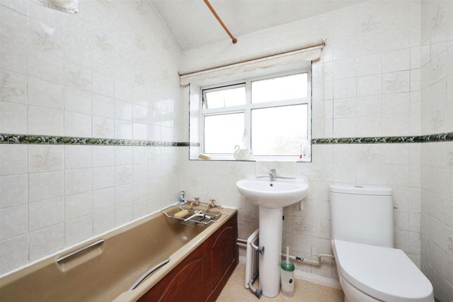 Terraced house for sale in Long Readings Lane, Slough