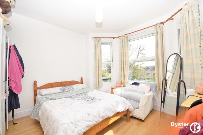 Room to rent in The Limes Avenue, London