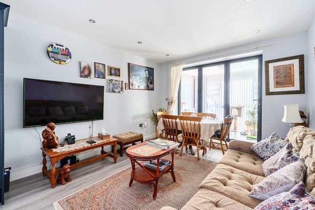 Flat 4, Pearl Gates Court, 61, Foxley Lane, Purley photo 2