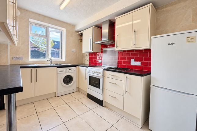 73, Spearing Road, High Wycombe photo 5