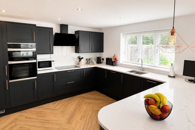 7, Daisy Meadows, The Causeway, STURMINSTER NEWTON photo 3