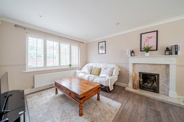 4, Sandalwood Avenue, Chertsey photo 4