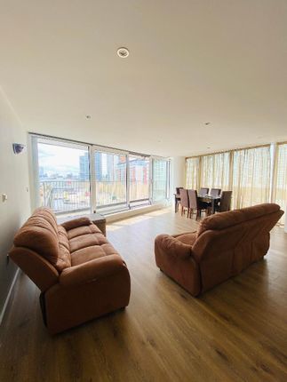 Thumbnail Flat to rent in Coral Apartments, 17 Western Gateway, Canary Wharf, Canning Town, London
