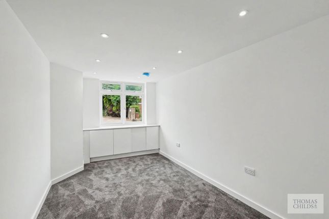 60, High Street, Stanstead Abbots photo 4