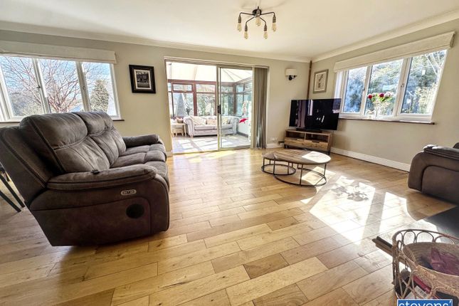 11, Manor Gardens, Okehampton photo 2