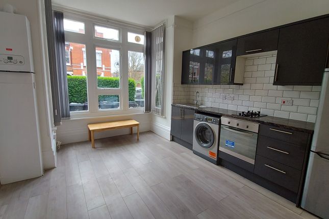 Studio to rent in Fairfield Road, Crouch End