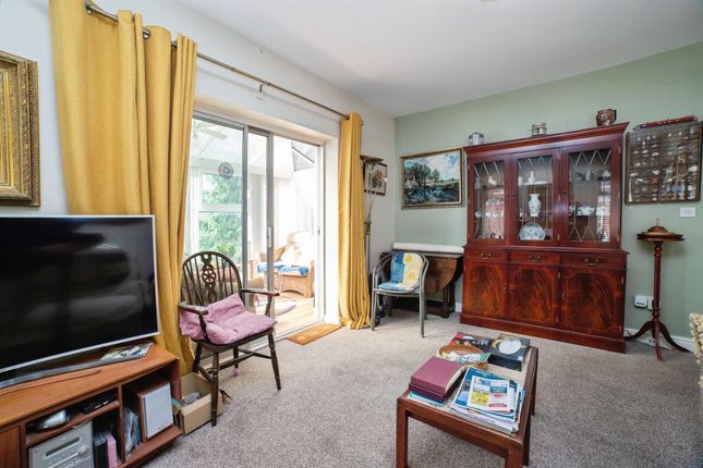 15, Welwyn Avenue, Derby photo 2