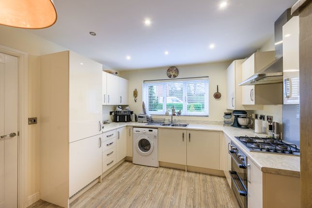 10, The Croft, Whitchurch photo 2